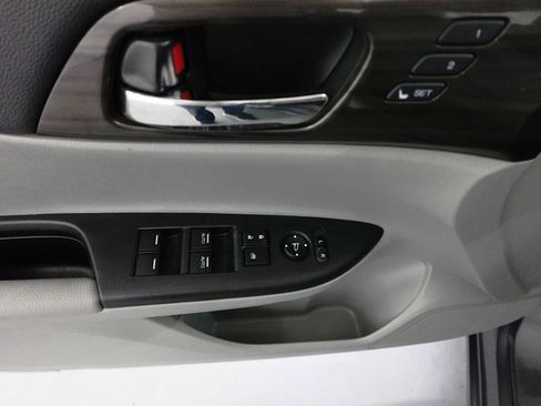 Used 2017 Honda Accord EX-L image 11
