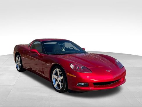 Used 2005 Chevrolet Corvette Coupe w/ Preferred Equipment Group image 1