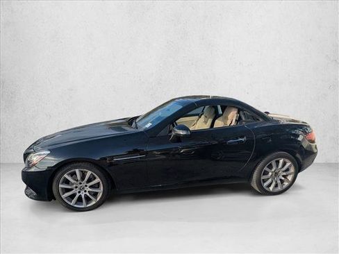 Used 2017 Mercedes-Benz SLC 300 image 4