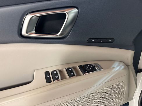 New 2026 Kia Carnival EX FWD image 25