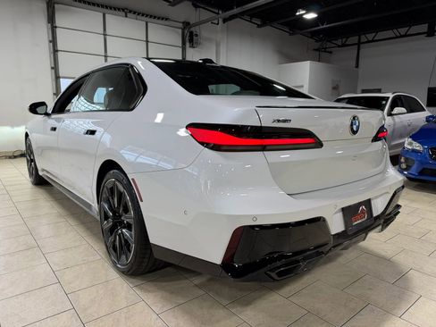 Used 2023 BMW 760i xDrive AWD/4WD image 4