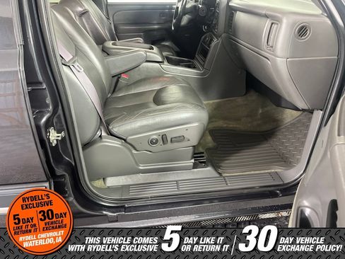 Used 2004 Chevrolet Silverado 2500 LT AWD/4WD image 21