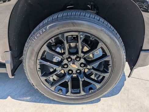 Used 2025 Chevrolet Silverado 1500 High Country w/ High Country Premium Package image 10
