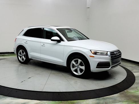 Used 2020 Audi Q5 2.0T Premium w/ Convenience Package AWD/4WD image 3