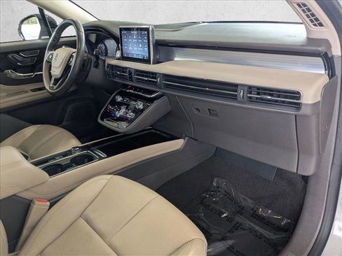 Used 2022 Lincoln Corsair FWD w/ Premium Package image 19
