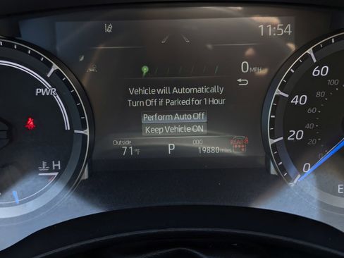 Used 2024 Toyota Highlander XLE AWD/4WD image 14