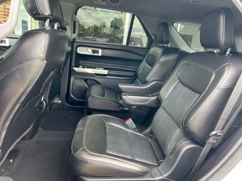 Used 2022 Ford Explorer Limited w/ Equipment Group 301A RWD image 24