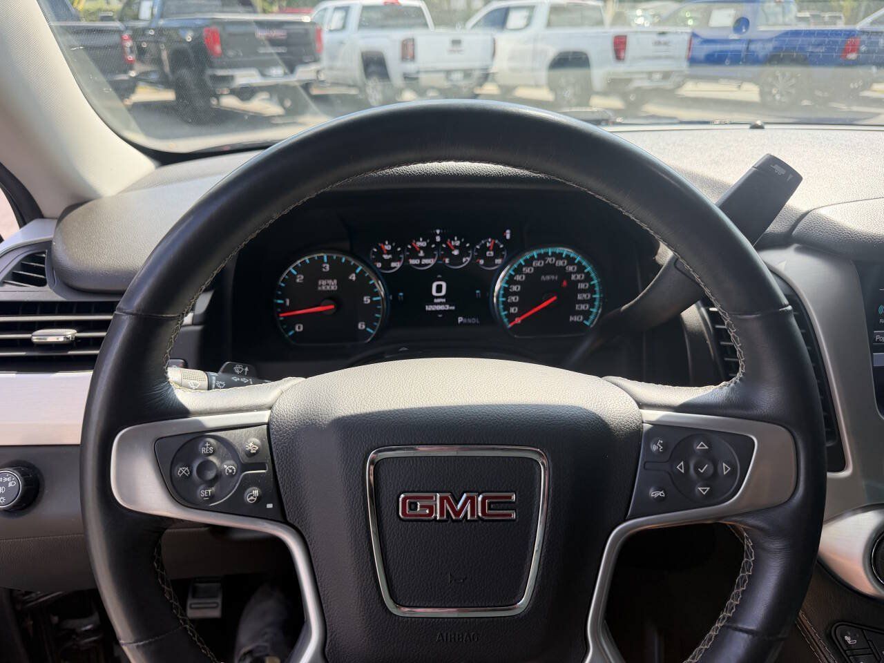 Used 2017 GMC Yukon XL SLT w/ Open Road Package RWD image 10