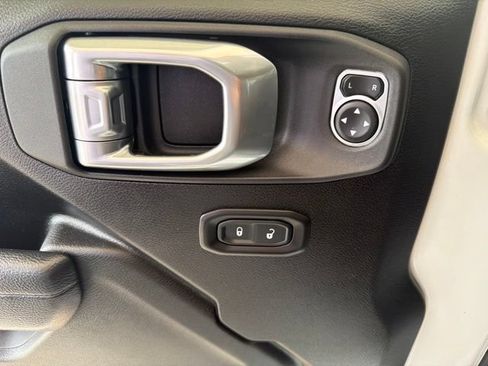 Used 2024 Jeep Wrangler Unlimited Sport AWD/4WD image 11
