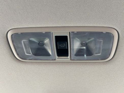 Used 2025 Kia Carnival SX FWD image 42