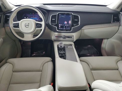 Certified 2024 Volvo XC90 T8 Ultimate w/ Lounge Package image 17