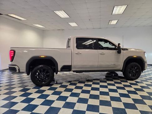 New 2026 GMC Sierra 2500 AT4 w/ AT4 Premium Plus Package image 10