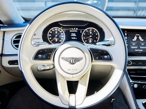 Used 2024 Bentley Flying Spur V8 image 53