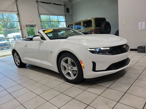 Used 2023 Chevrolet Camaro LT RWD image 11