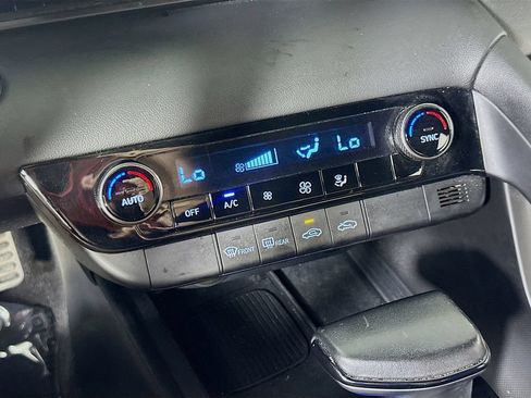 Used 2025 Hyundai Elantra Sport FWD image 23