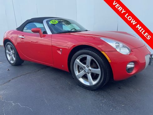 Used 2008 Pontiac Solstice Convertible w/ Premium Package image 2