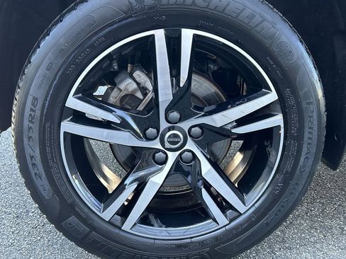 Certified 2024 Volvo XC40 B5 Core AWD/4WD image 12