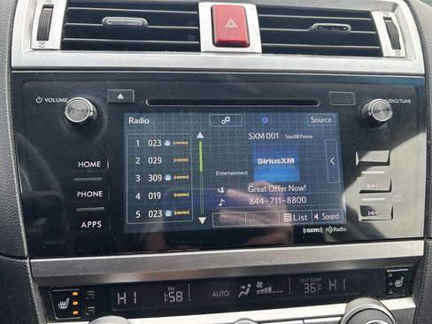 Used 2017 Subaru Outback 2.5i Premium image 12