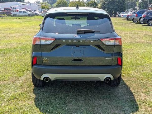 Used 2022 Ford Escape SE w/ Convenience Package AWD/4WD image 4