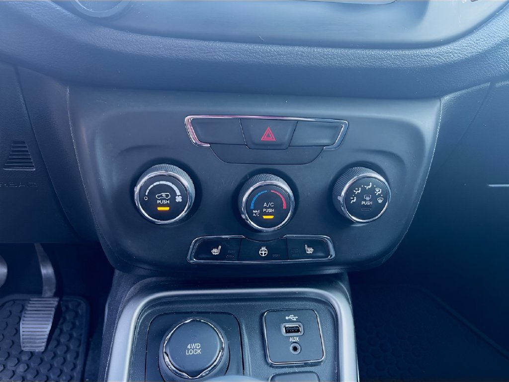 Used 2018 Jeep Compass Sport w/ Cold Weather Group AWD/4WD image 20