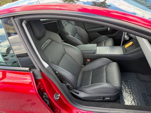 Used 2024 Tesla Model 3 Performance AWD/4WD image 31