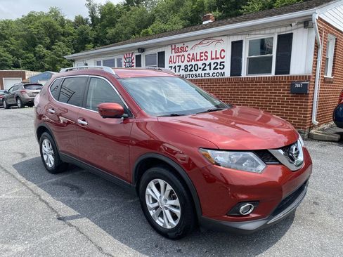Used 2016 Nissan Rogue SV w/ SV Premium Package AWD/4WD image 3