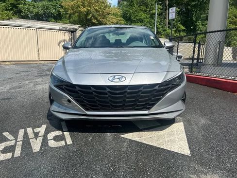 Used 2023 Hyundai Elantra SEL FWD image 2