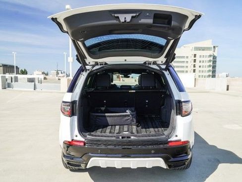 Certified 2024 Land Rover Discovery Sport Dynamic SE image 28