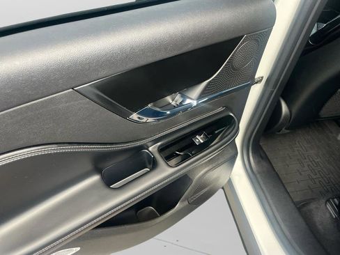 Used 2023 Lincoln Corsair Reserve w/ Jet Appearance Package image 24