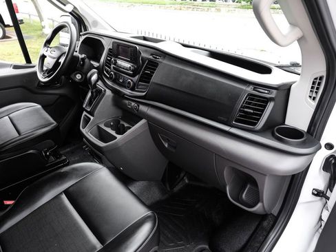 Used 2022 Ford Transit 250 Low Roof RWD image 9