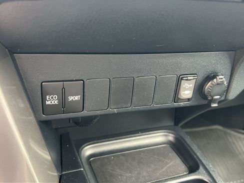 Used 2018 Toyota RAV4 XLE w/ Plus Extra Value Package AWD/4WD image 26