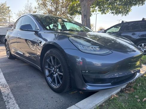 Used 2018 Tesla Model 3 Long Range image 4