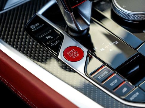 Used 2025 BMW X5 M Competition w/ Executive Package image 21