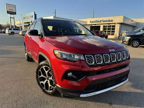 Used 2025 Jeep Compass Limited image 2