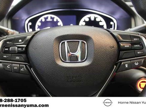 Used 2018 Honda Accord EX image 9