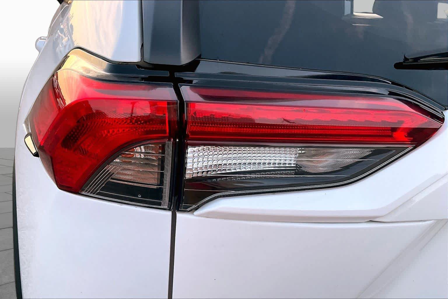 Used 2025 Toyota RAV4 XLE FWD image 28