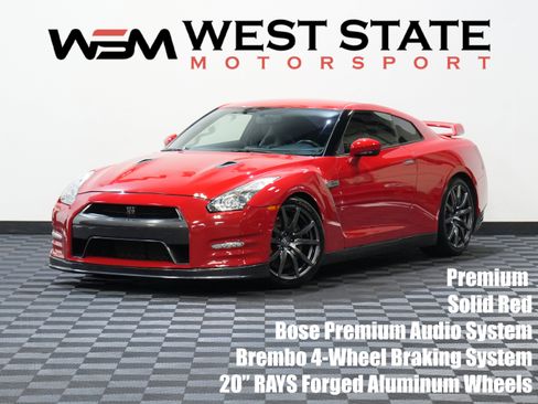 Used 2013 Nissan GT-R Premium image 1