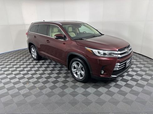 Used 2017 Toyota Highlander Limited image 1