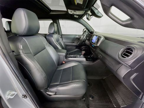 Used 2023 Toyota Tacoma TRD Sport w/ TRD Premium Sport Package image 32