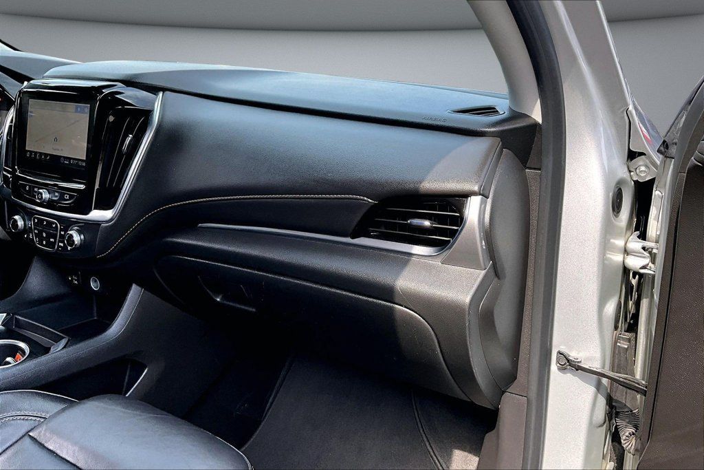 Used 2020 Chevrolet Traverse LT w/ LT Premium Package AWD/4WD image 27