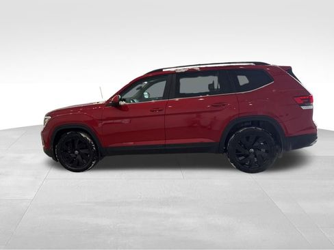 Used 2025 Volkswagen Atlas SE w/ Panoramic Sunroof Package image 2