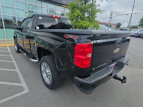 Used 2018 Chevrolet Silverado 1500 Custom w/ Custom Value Package AWD/4WD image 12
