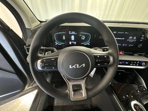 Certified 2025 Kia Sportage LX image 19
