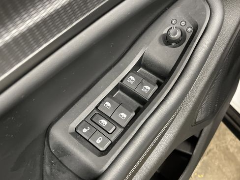 Used 2023 Jeep Grand Cherokee Laredo w/ Luxury Tech Group I image 8