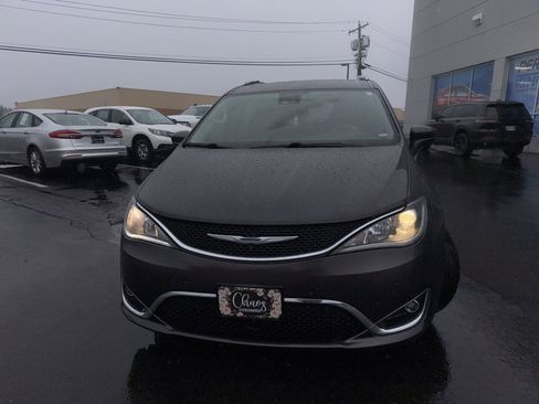 Used 2017 Chrysler Pacifica Touring-L Plus w/ Advanced Safetytec Group image 38