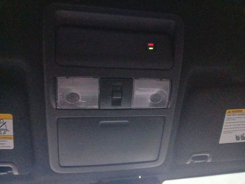 Used 2023 Nissan Frontier PRO-4X w/ Technology Package image 6