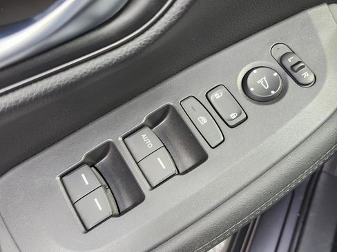 Certified 2023 Honda HR-V LX image 31