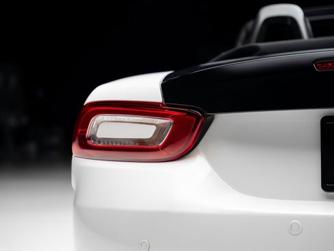 Used 2019 FIAT 124 Spider Abarth w/ Convenience Group RWD image 30