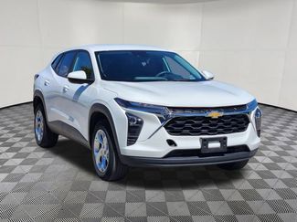 Used 2024 Chevrolet Trax LS w/ LS Convenience Package video 2