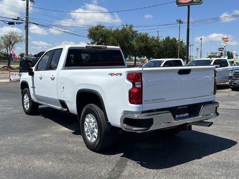 Used 2022 Chevrolet Silverado 2500 LT w/ Convenience Package image 20